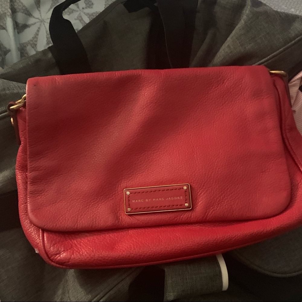 Marc Jacobs Red Cross body